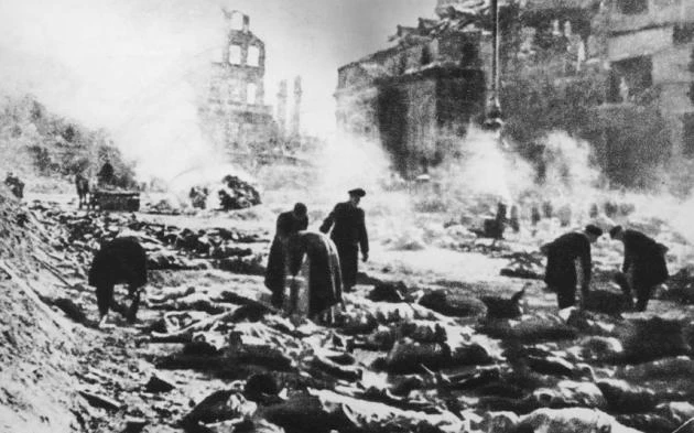 Σαν σήμερα: 1945 ο βομβαρδισμός της Δρέσδης (βίντεο)